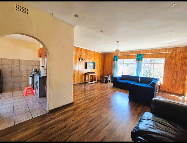 4 BEDROOM HOUSE FOR SALE IN SONLAND PARK